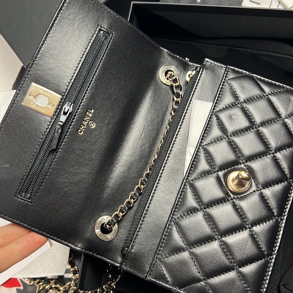 Chanel-Trendy CC O-MINI BAG Lambskin Quilted Wallet On Chain WOC Black Gold HW - Picture 15 of 17